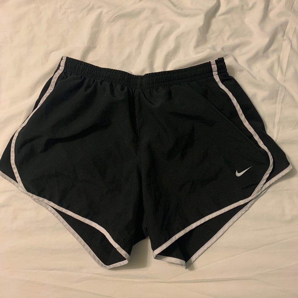 girls nike shorts